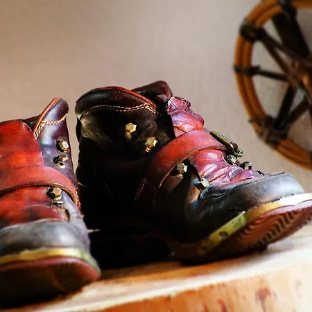 מלון Garni Chasa Sulai